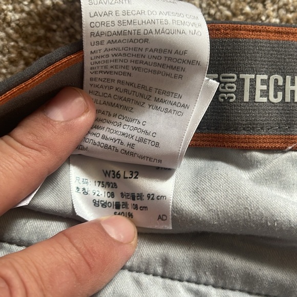 Barely worn, dockers smart 360 tech pants in grey 36x32 - Picture 3 of 4